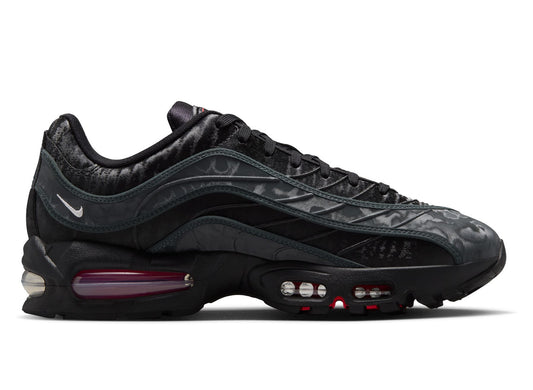 Nike Air Max Joga Bonito in Black / University Red