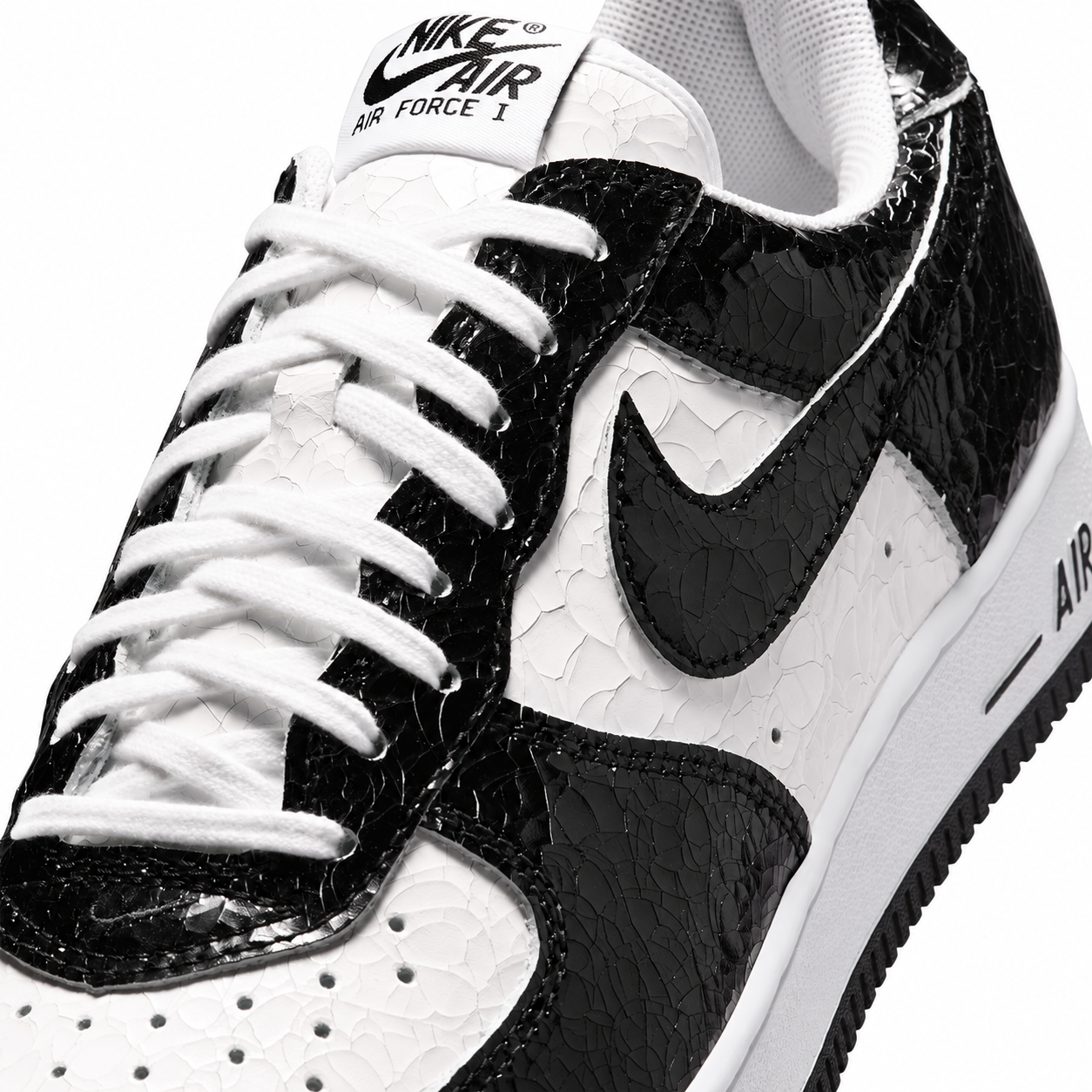 Nike Air Force 1 '01 Premium Cracked Leather JA0248-300 in Black / White - view 8