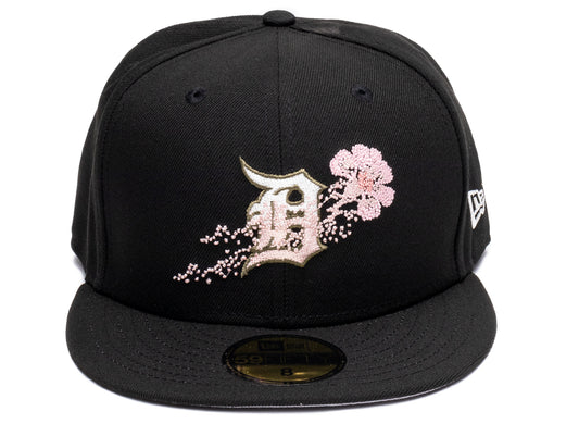 New Era Dotted Floral Detroit Tigers Fitted Hat xld