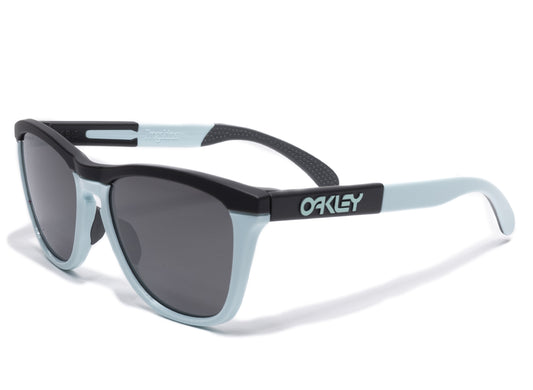 Oakley Frogskins™ Range Matte Carbon w/ Black Lenses