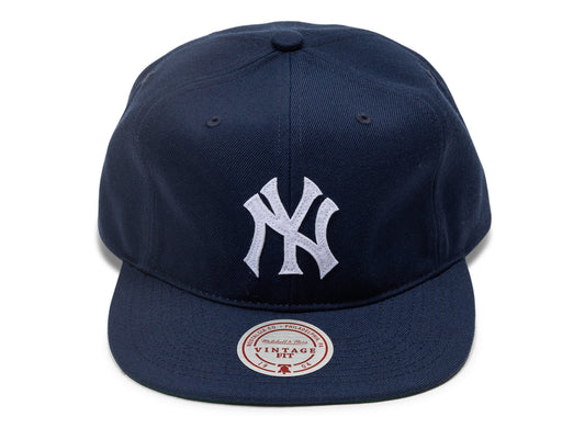 Mitchell & Ness MLB New York Yankees Vintage Strapback Hat