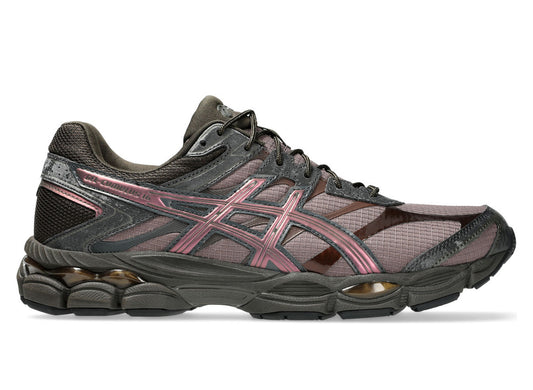 Asics Gel-Cumulus 16 in Cocoa Powder / Black view 2