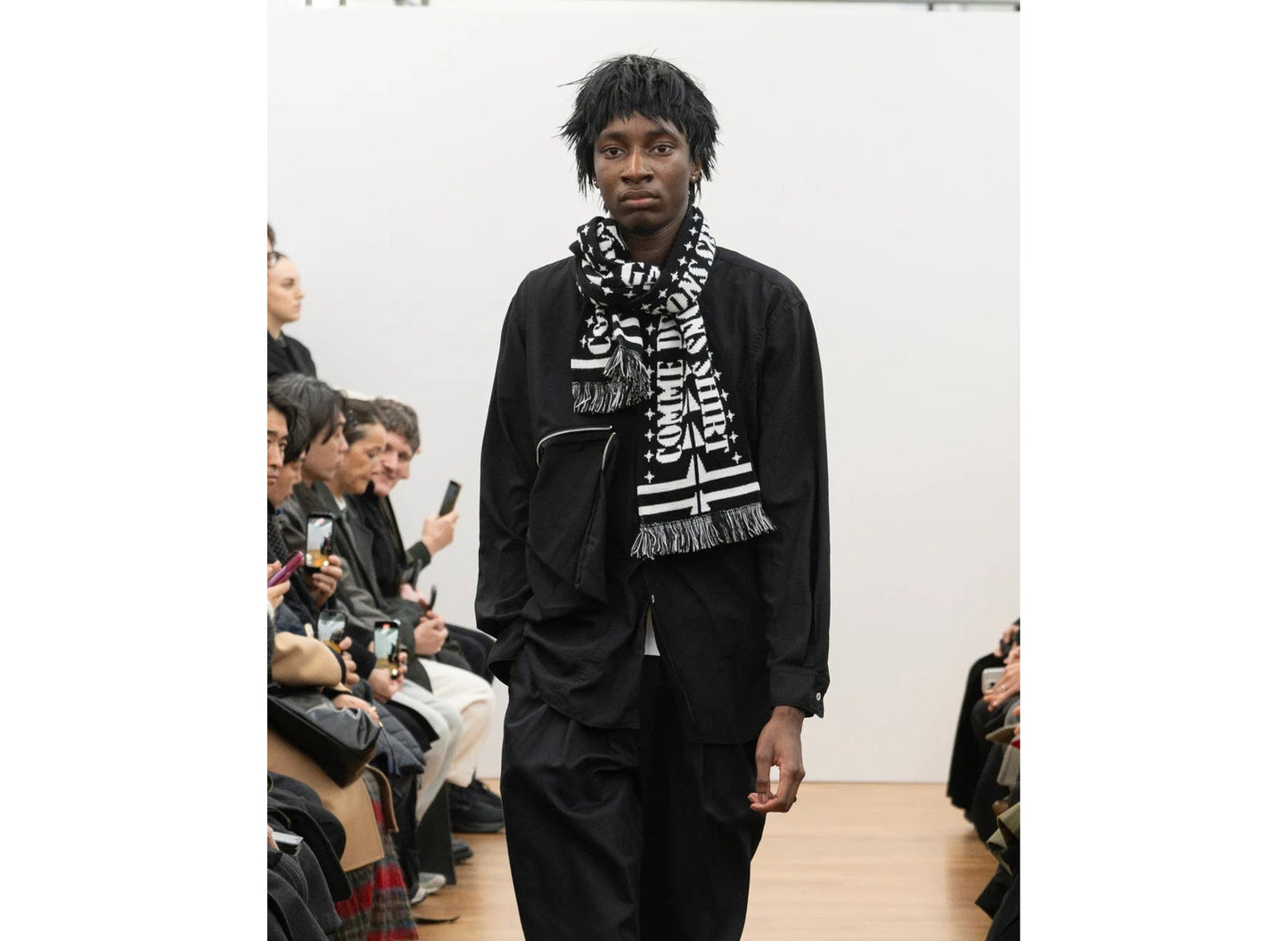 Comme des Garçons SHIRT Logo Football Scarf in Black / White — product photo 5