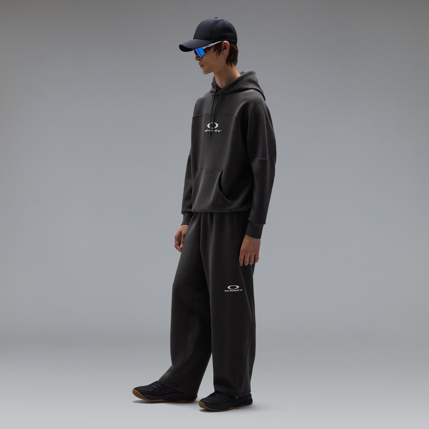 Oakley New Retro Fleece Pants 2.7 in Phantom detail or alternate view