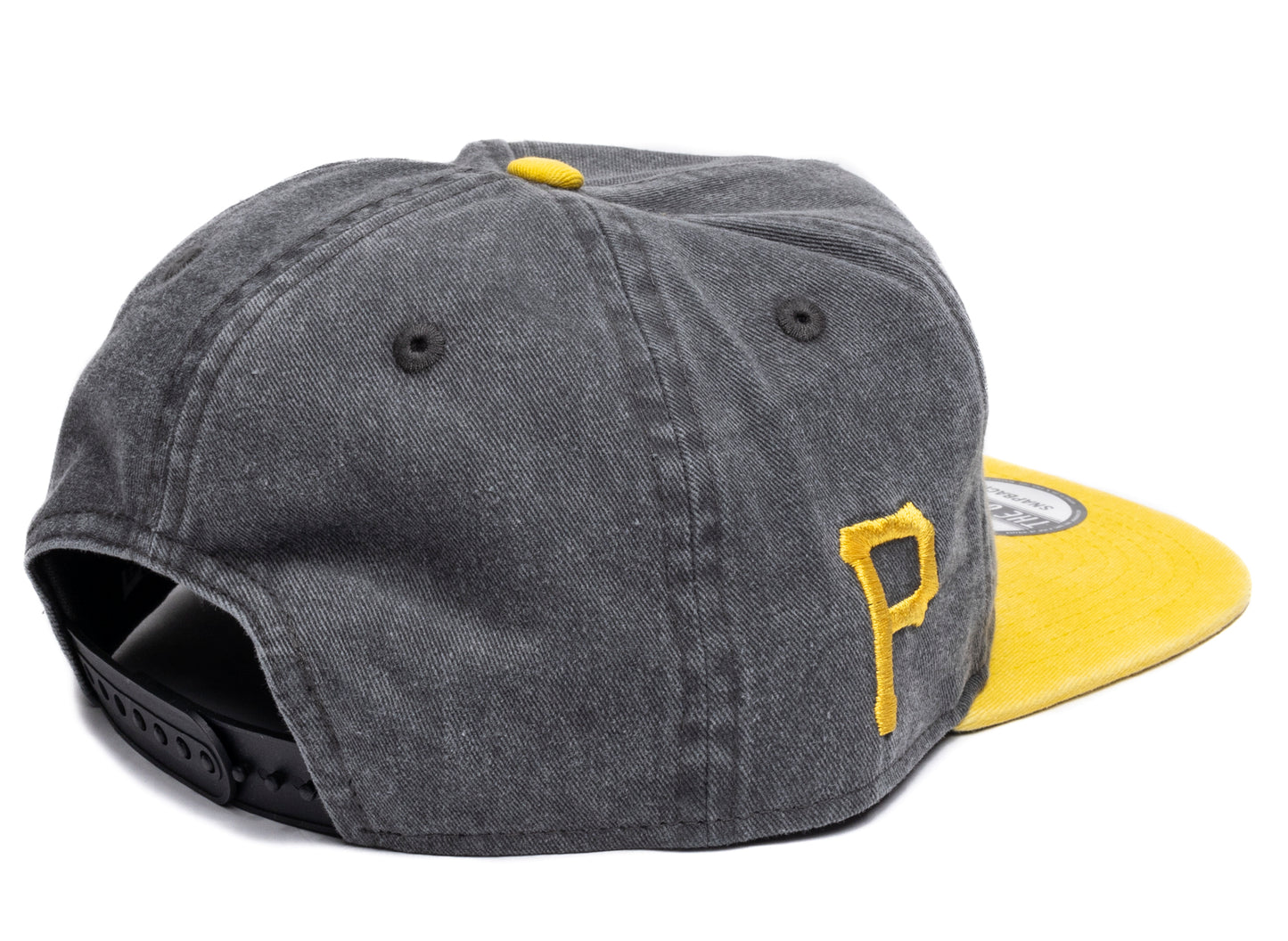 New Era Pigment Dyed Pittsburg Pirates Golfer Hat - view 2