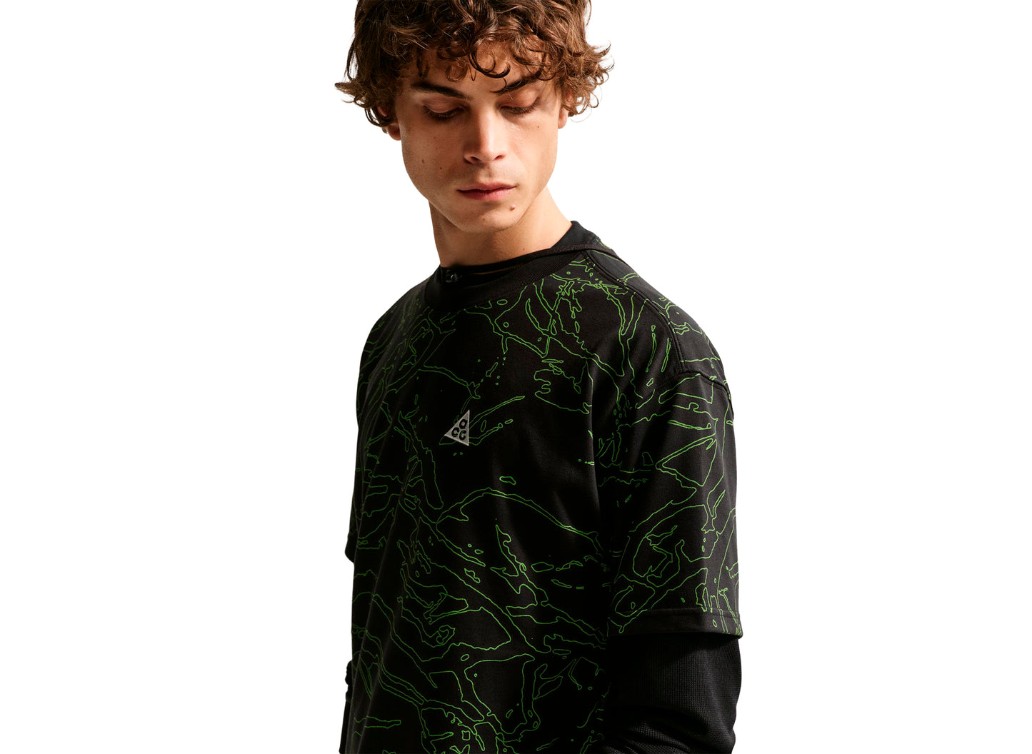 Nike ACG Dri-FIT "Cave" T-Shirt in Black — view 5