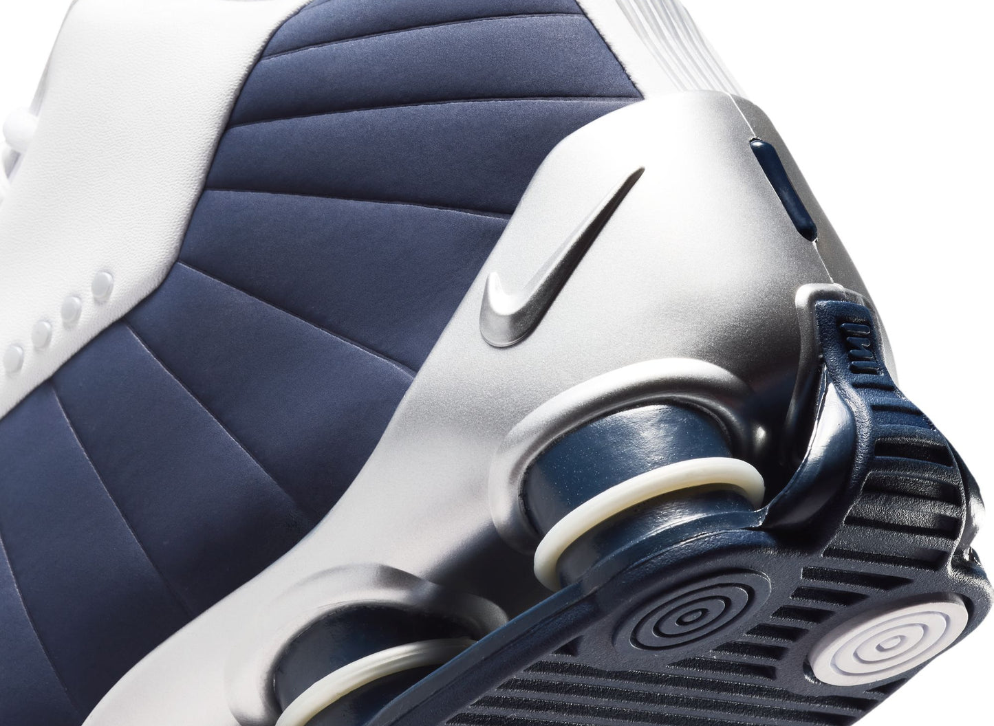 Nike Shox BB4 in Weiß / Mitternachtsblau