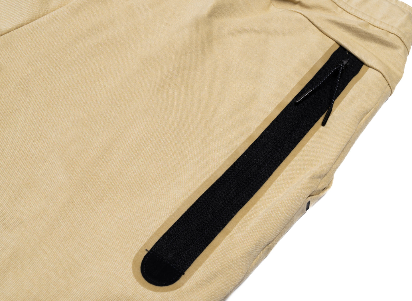 Nike Tech Fleece Lightweight Joggers in Team Gold - view 2