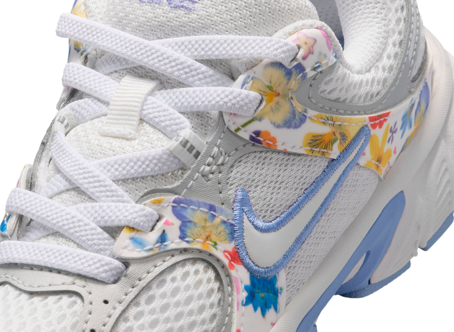 PS Nike V5 Runner SE in Summit White — view 6