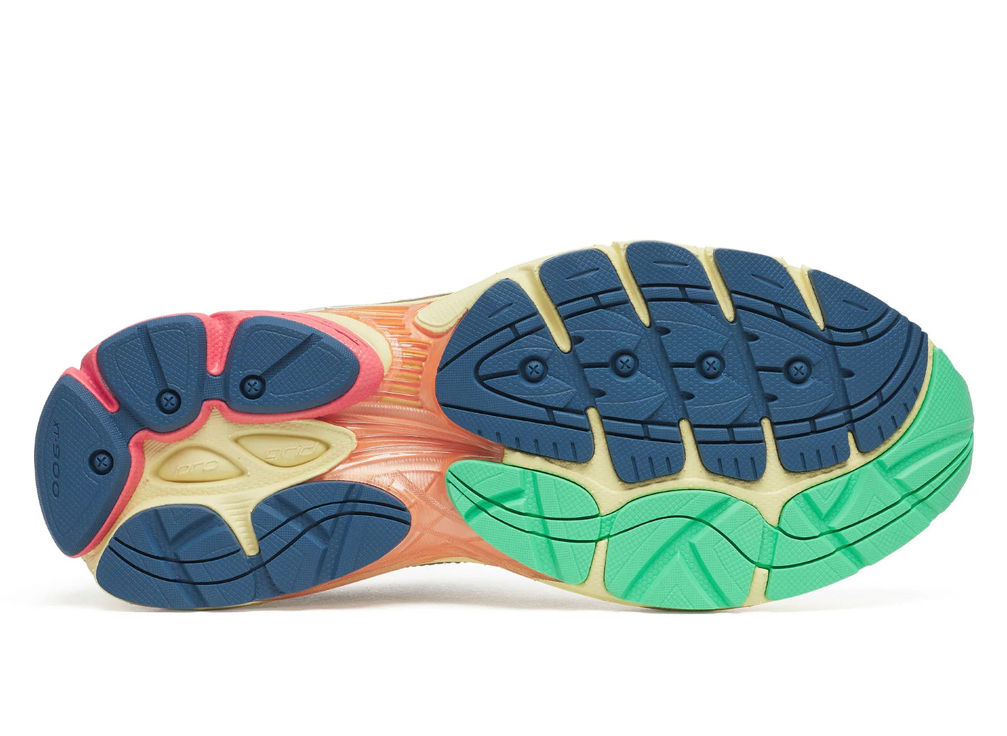 Saucony Progrid Omni 9 in Beige / Blue