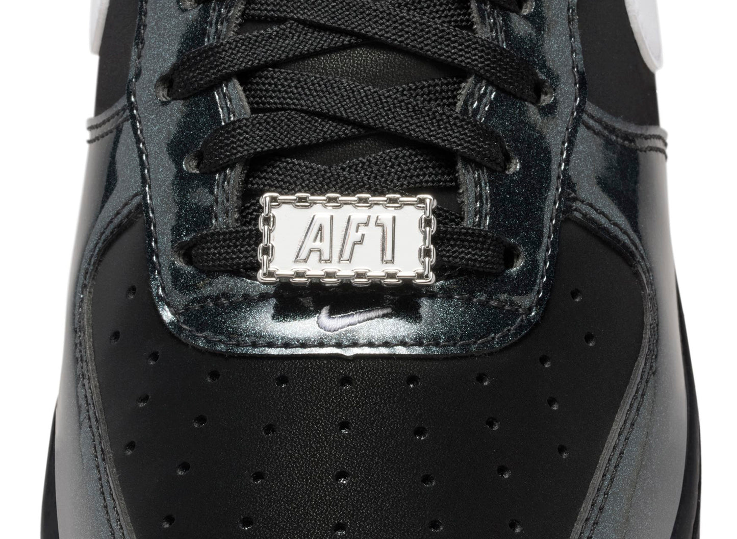 Nike Air Force 1 '07 LV8 in Black / White