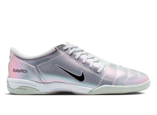 Nike Total 90 PRM in Off White / Black