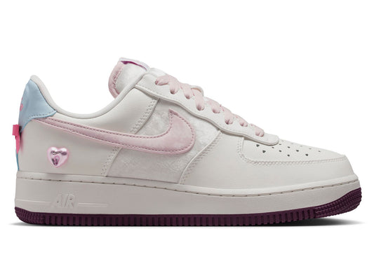 Women's Nike Air Force 1 '07 in Sail / Silt Red