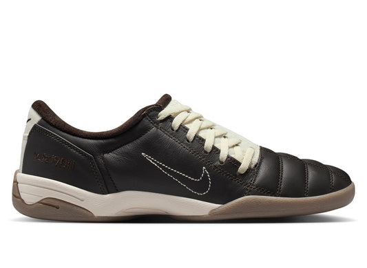 Women's Nike Total 90 in Soft Pearl / Velvet Brown