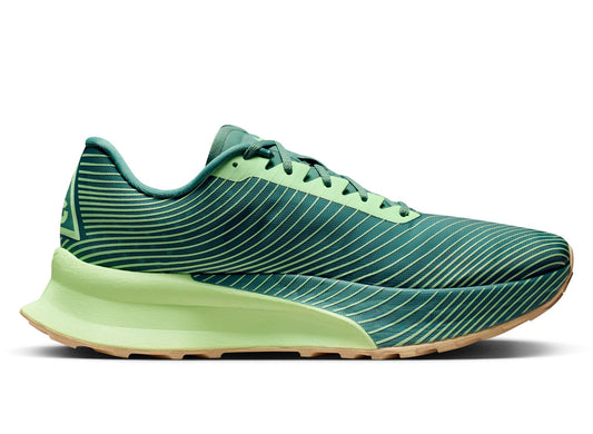 Nike ACG Ultrafly Trail SP in Dutch Green