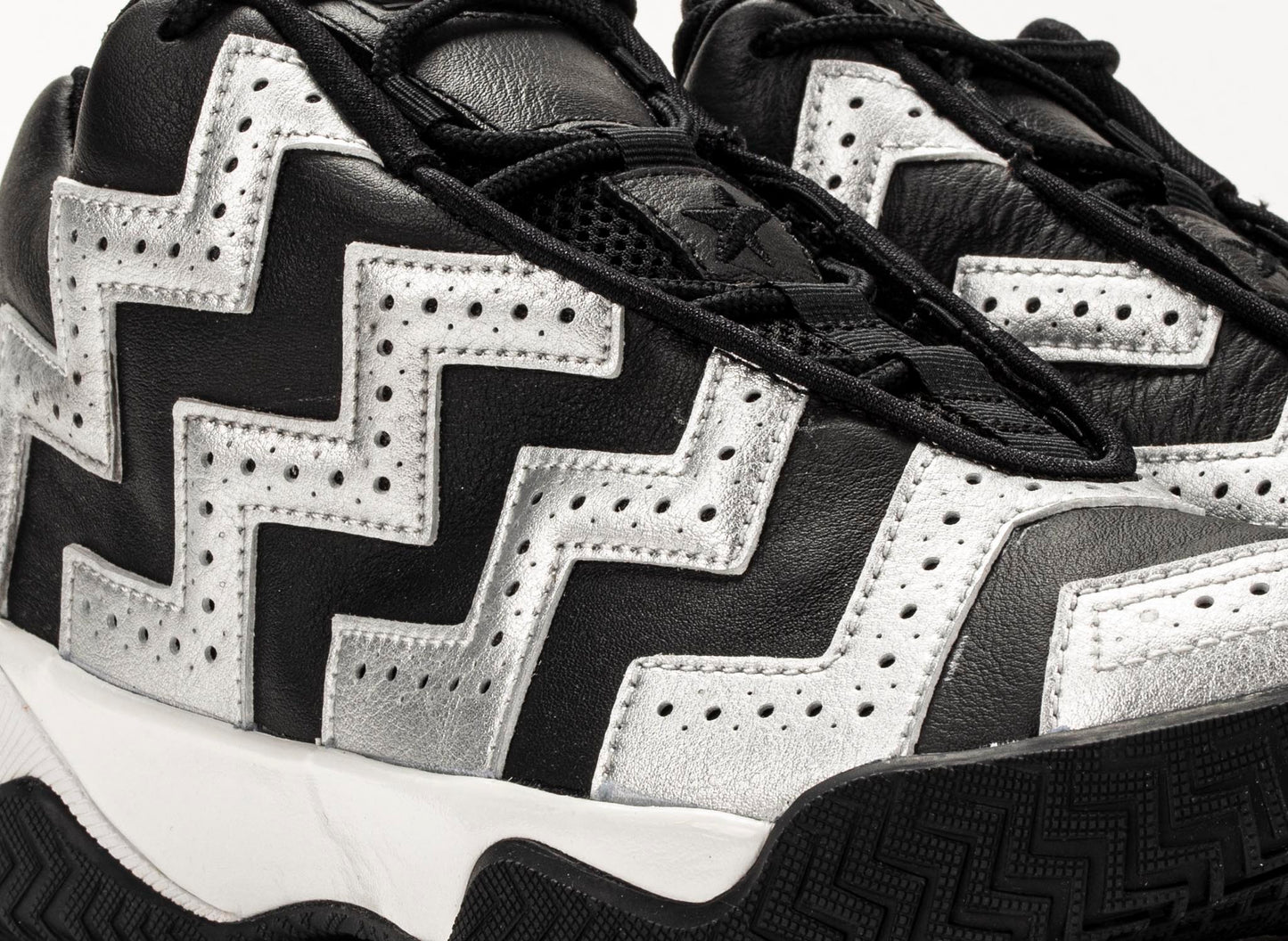 Converse WOMENS Mission VLTG V