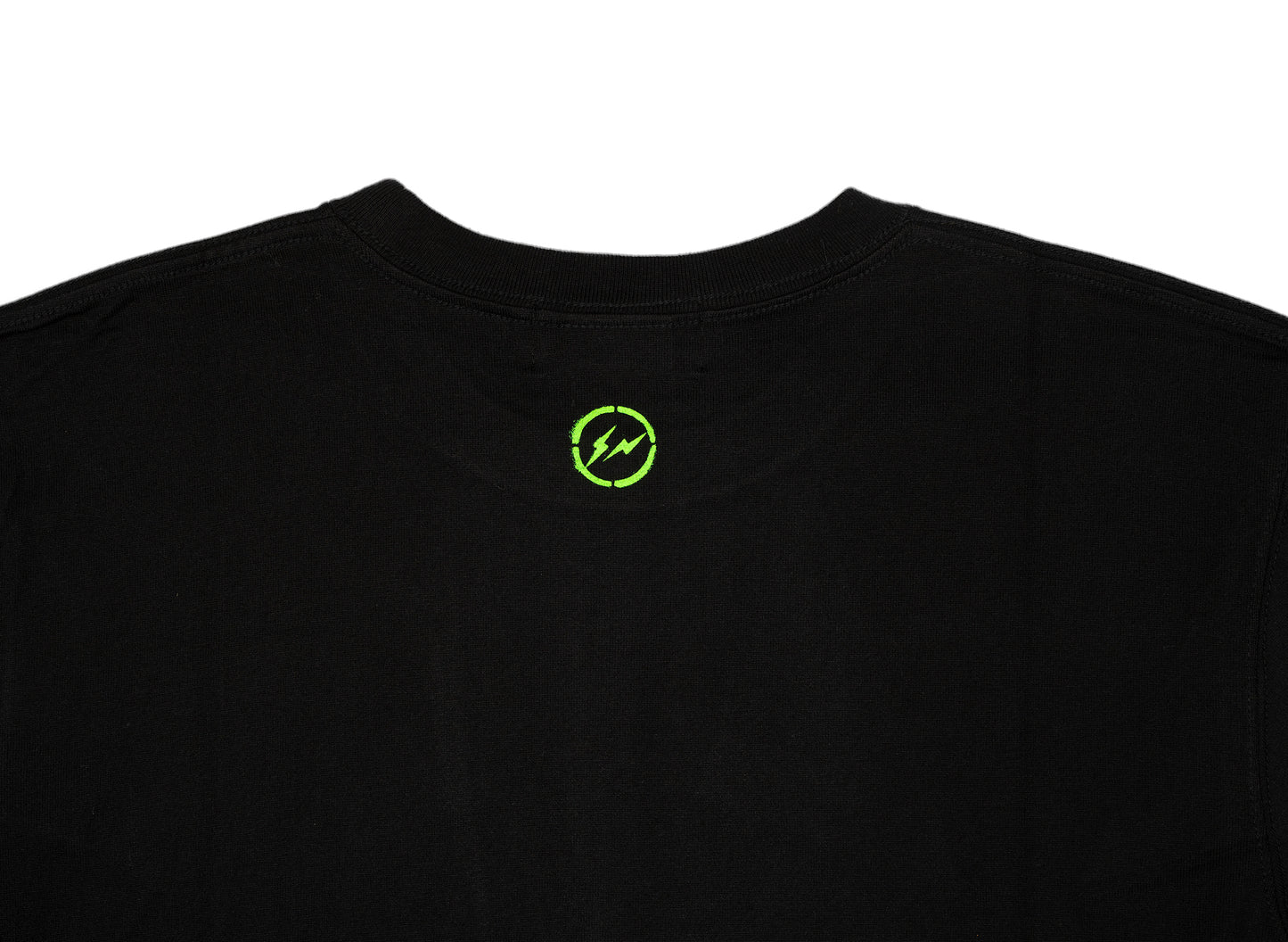 Medicom Toy Be@rbrick x fragmentdesign 2020 Spray Logo Tee in Schwarz