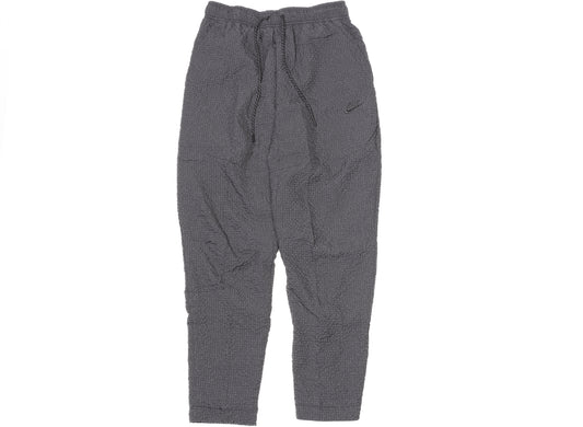 Nike Sportswear Tech Essentials Woven Pants in Black