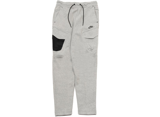 Nike Sportswear Tech Fleece Utility Pants in Dark Grey Heather / Black