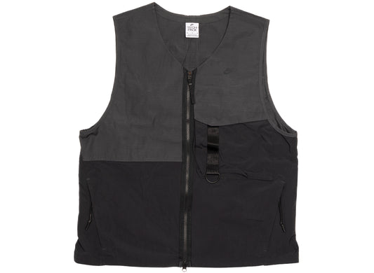 Nike Sportswear Tech Pack 365 Vest in Anthracite / Black