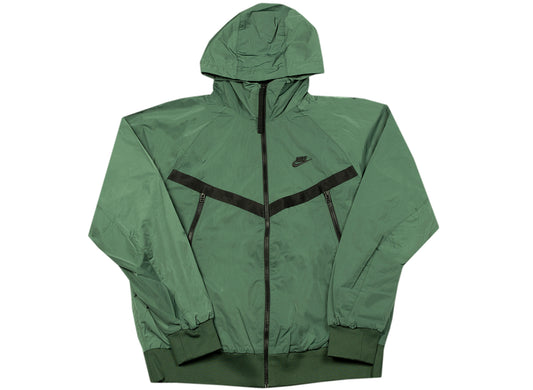Nike Sportswear Windrunner Hooded Jacket in Galactic Jade / Black