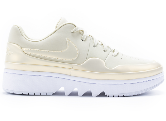 Women's AJ 1 Jester XX Low Laced SE in Fossil / White