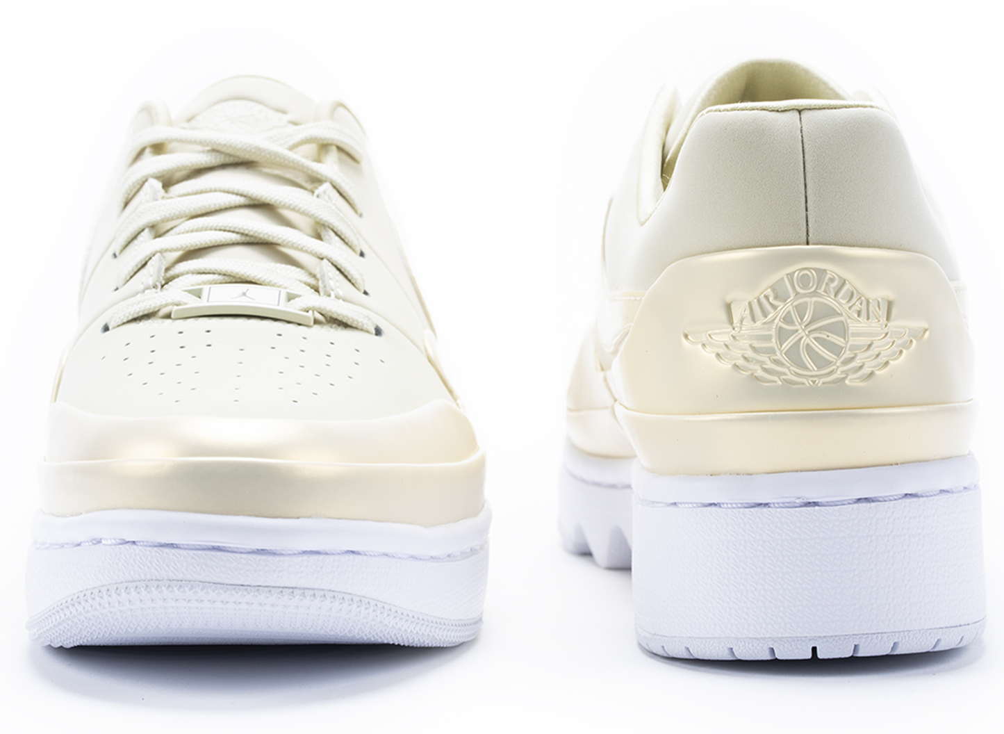 Women's AJ 1 Jester XX Low Laced SE in Fossil / White