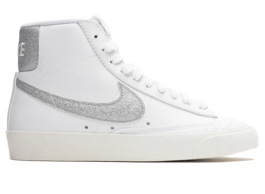 Women's Nike Blazer Mid '77 Essential in White / Metallic Silver / Sail / Summit White