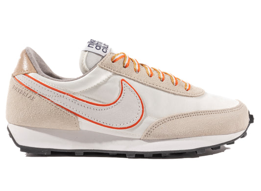 Women's Nike Daybreak SE in Sail / Summit White / Rush Orange