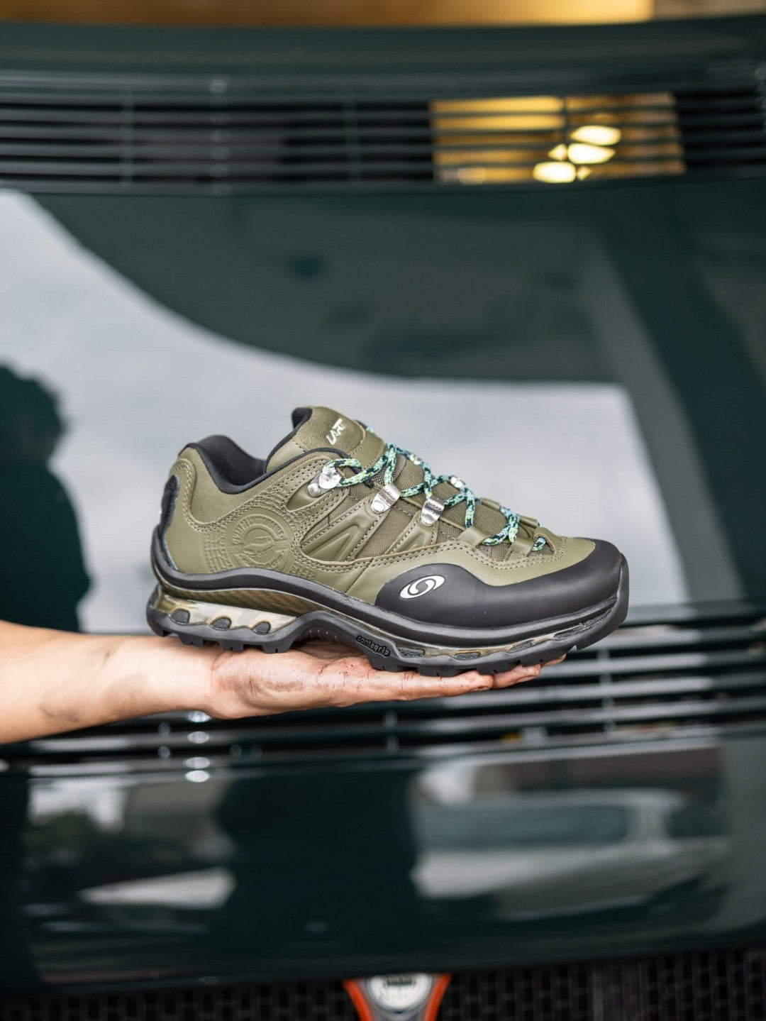 Salomon x L'Art de L'Automobile XT-QUEST 2 (image via Fullress)