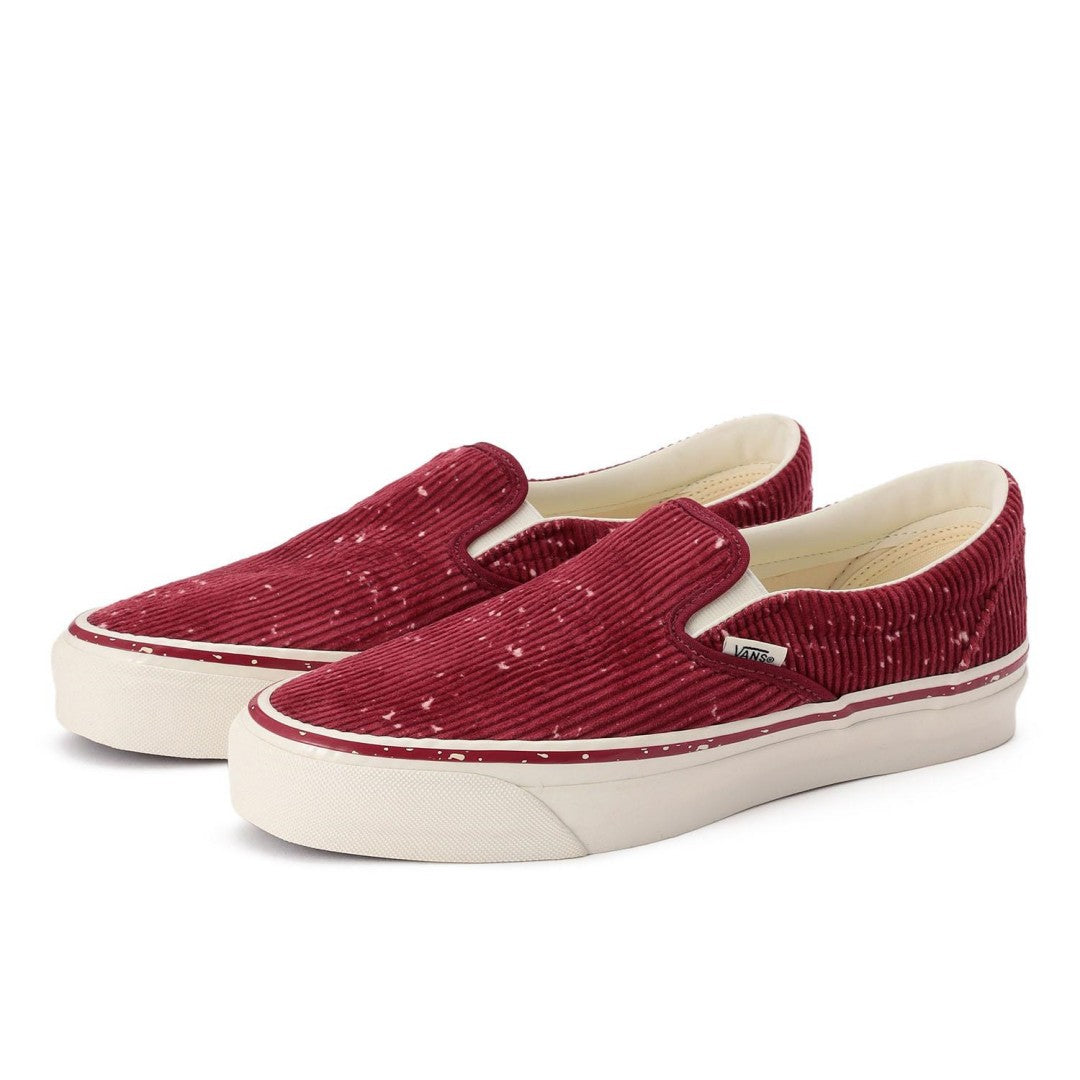 Vans Premium Classic Slip-On 98 Corduroy in red, photo via Fullress