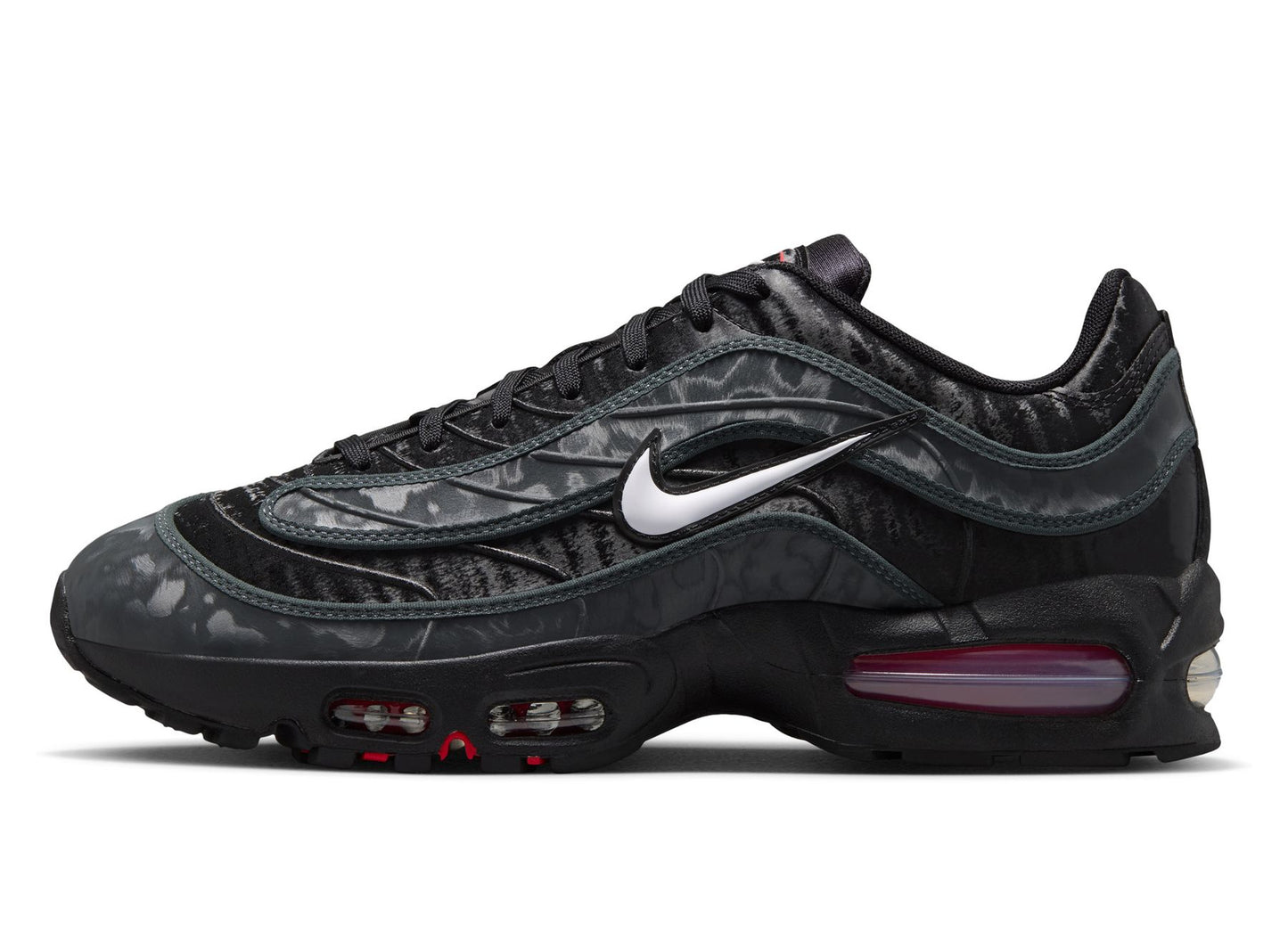 Nike Air Max Joga Bonito in Black / University Red