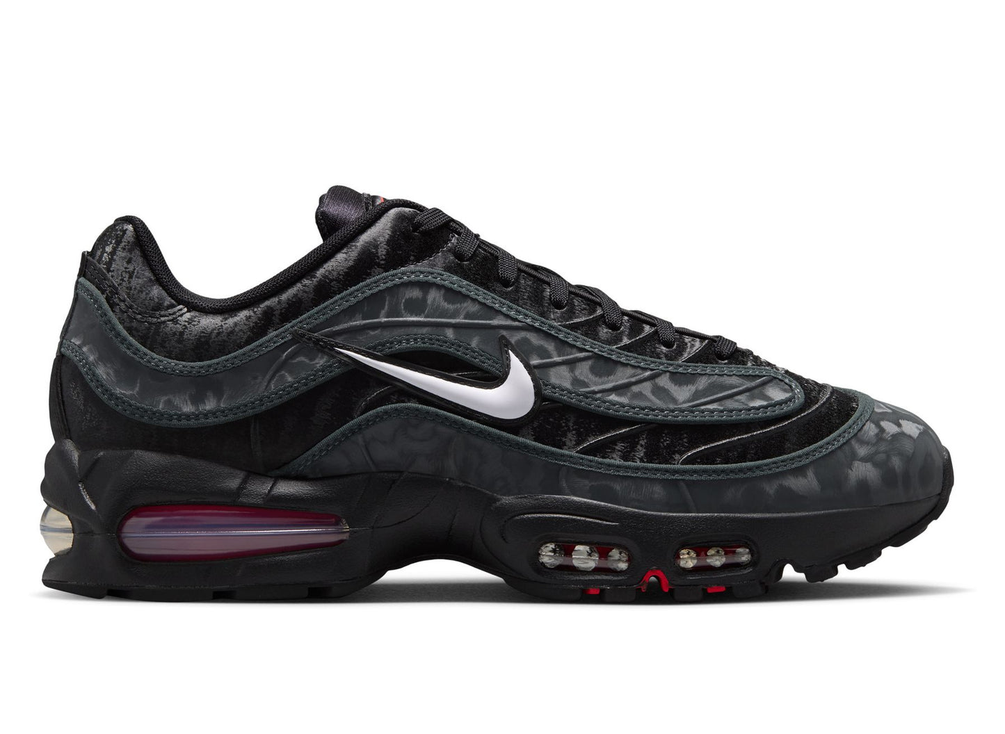 Nike Air Max Joga Bonito in Black / University Red