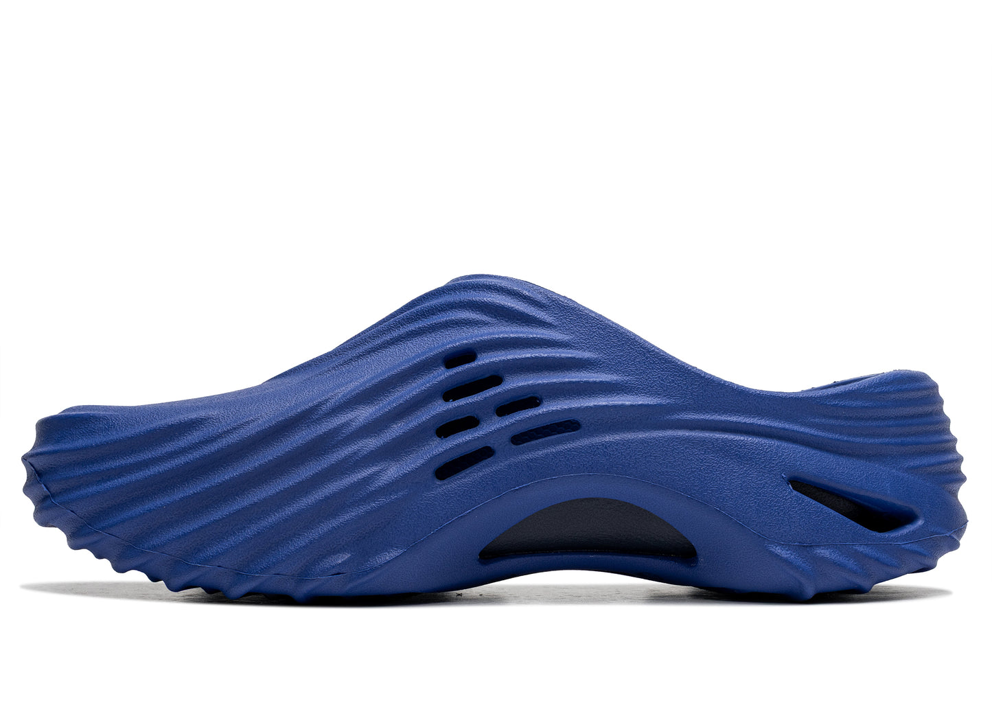 Crocs Echo Wave in Sapphire