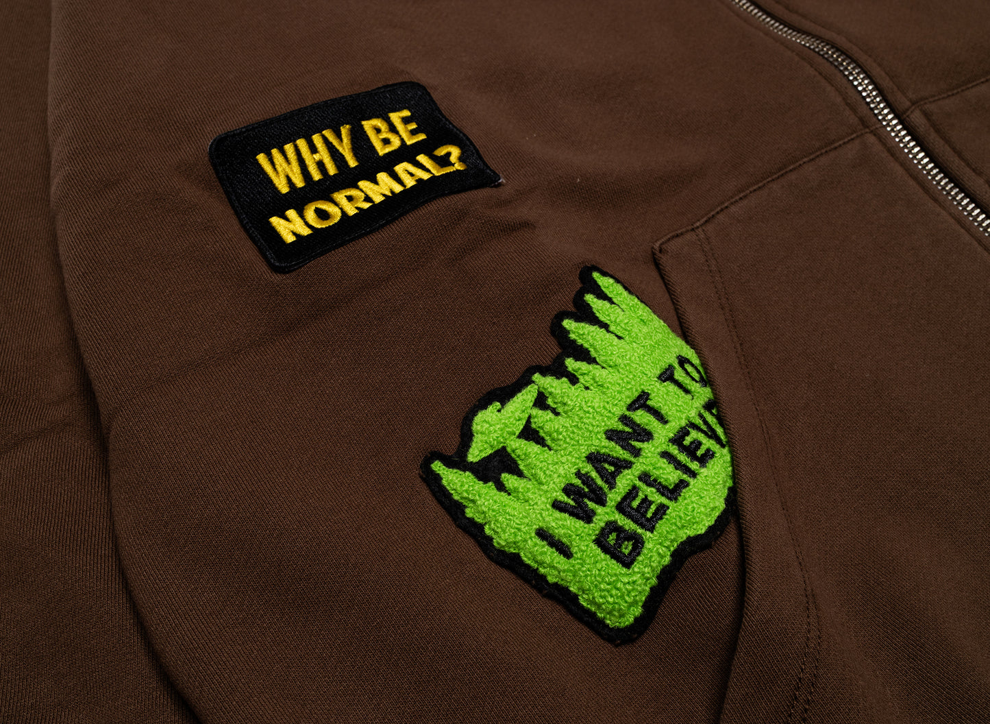 No Problemo Sticker Zip Thru Hoodie in Brown