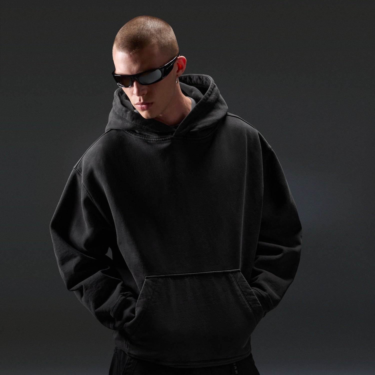 Oakley Echo Mod Embroidered Hoodie 021 model view 2