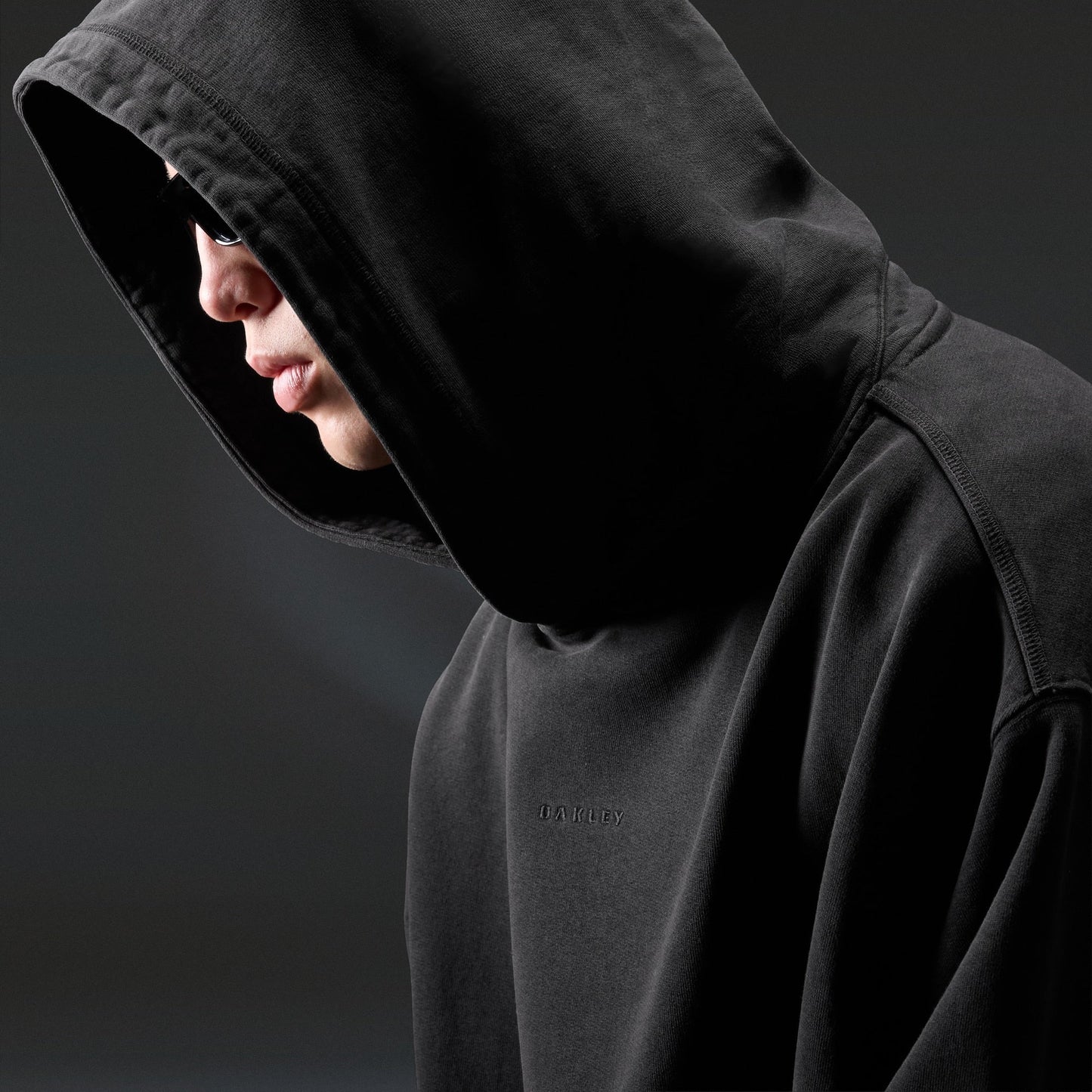 Oakley Echo Mod Embroidered Hoodie 021 model view 4