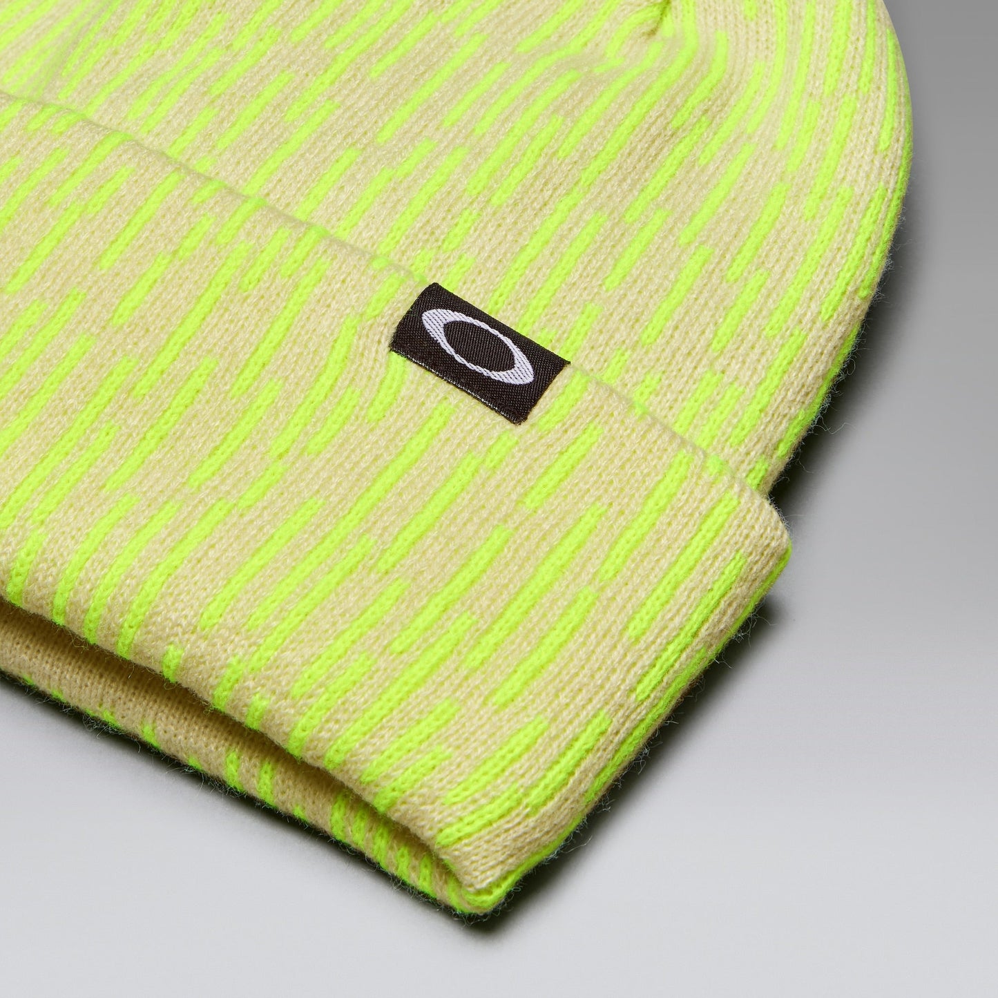 Oakley Fleece-Lined Graphic Beanie in Rain Camo Yellow product view 3