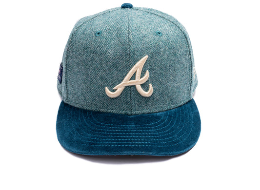 New Era Atlanta Braves Moon Brisbane Moss 59Fifty Fitted Hat