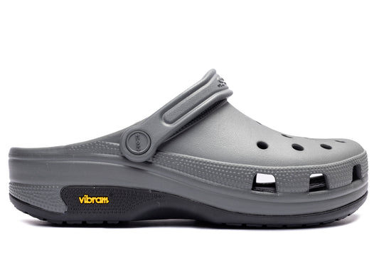 Crocs Classic EXP in Carbon / Black