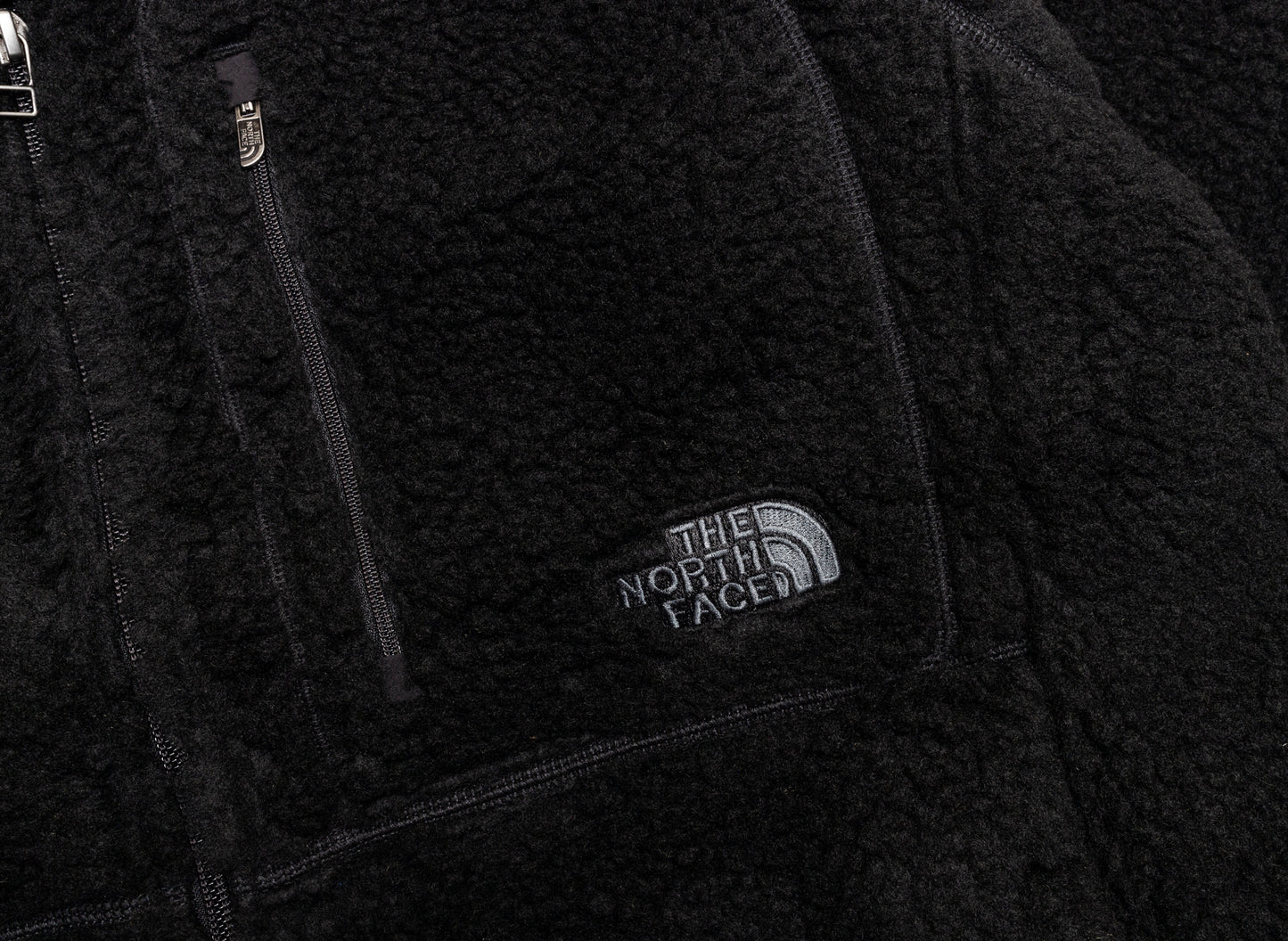 The North Face Extreme Pile 2 Full-Zip Jacket in TNF Black
