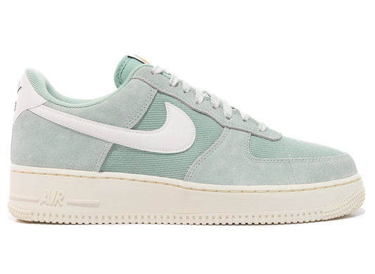 Nike Air Force 1 '07 LV8