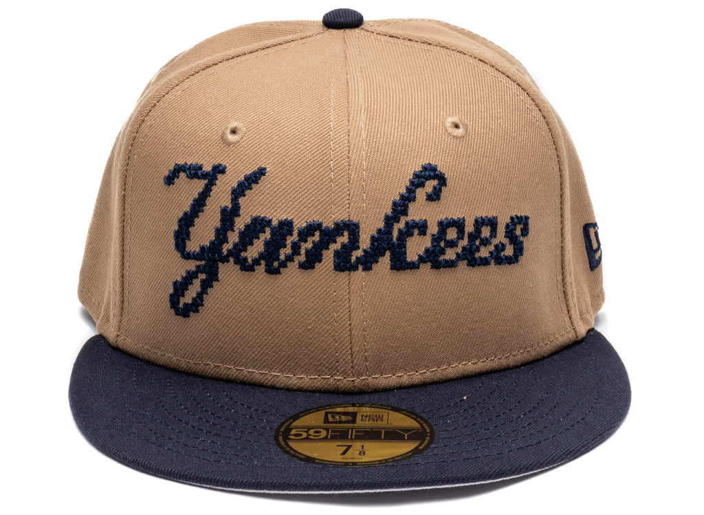 New Era Classic 8-Bit Wordmark New York Yankees Fitted Hat