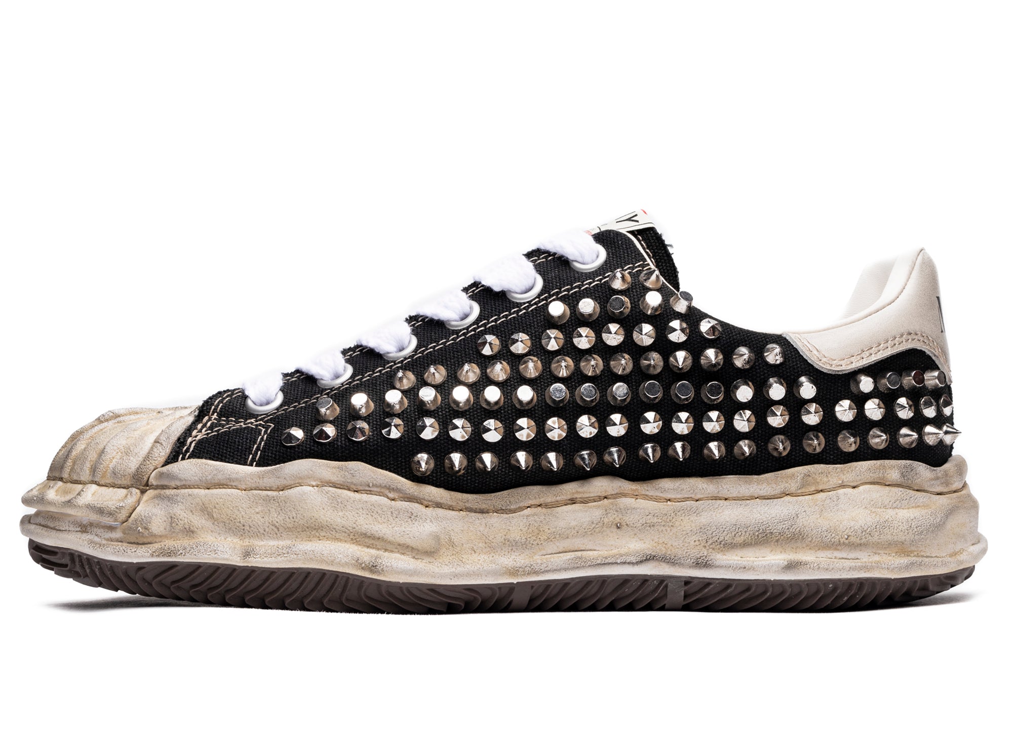 Maison Mihara Yasuhiro Spiked Blakey Low in Black/White