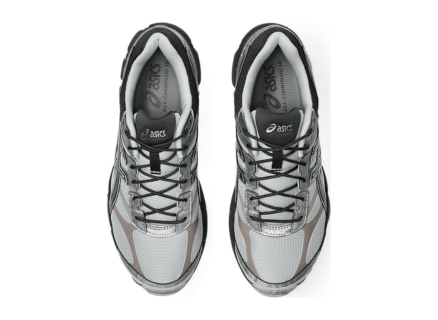 Asics Gel-Cumulus 16 in Glacier Grey / Carbon — top view