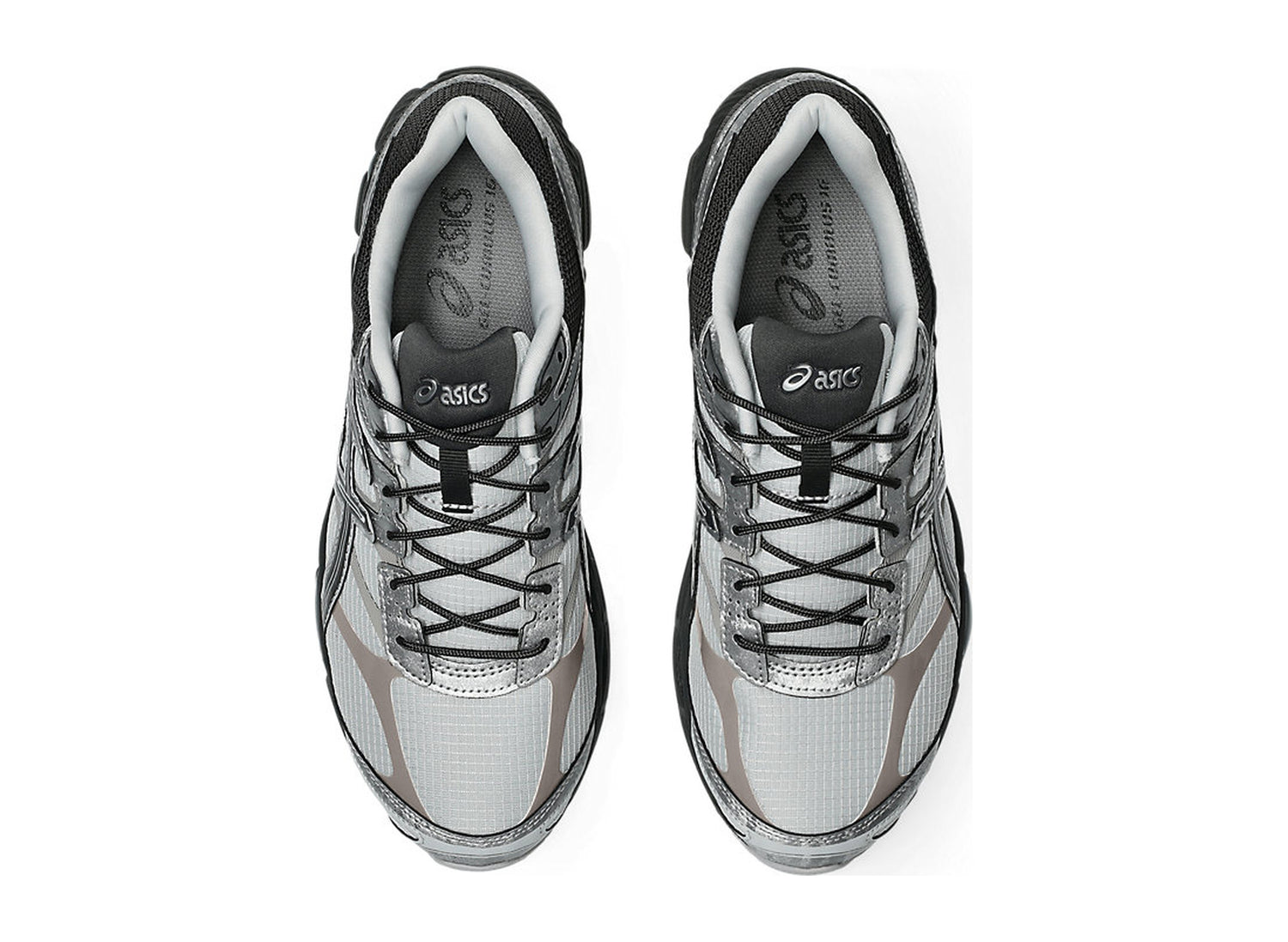Asics Gel-Cumulus 16 in Glacier Grey / Carbon — top view