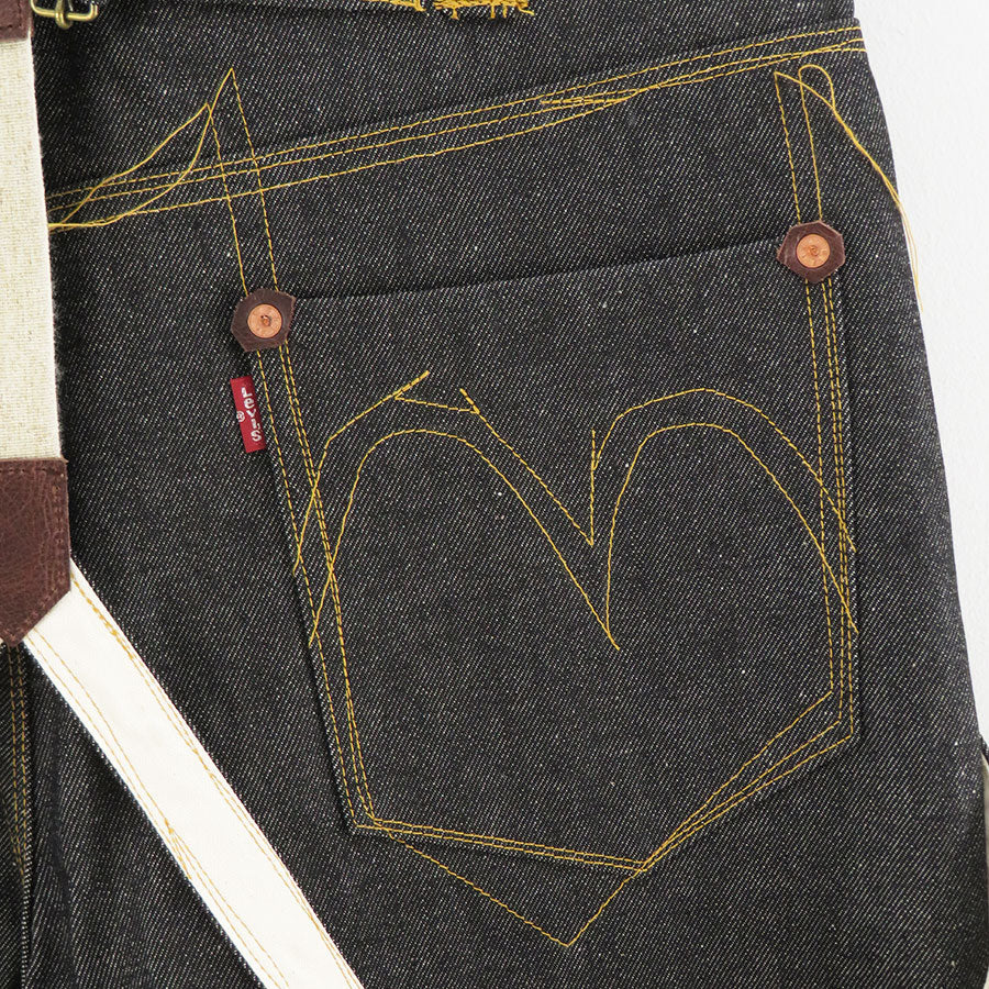 Junya Watanabe MAN x Levi's suspenders denim pants in black back pocket detail