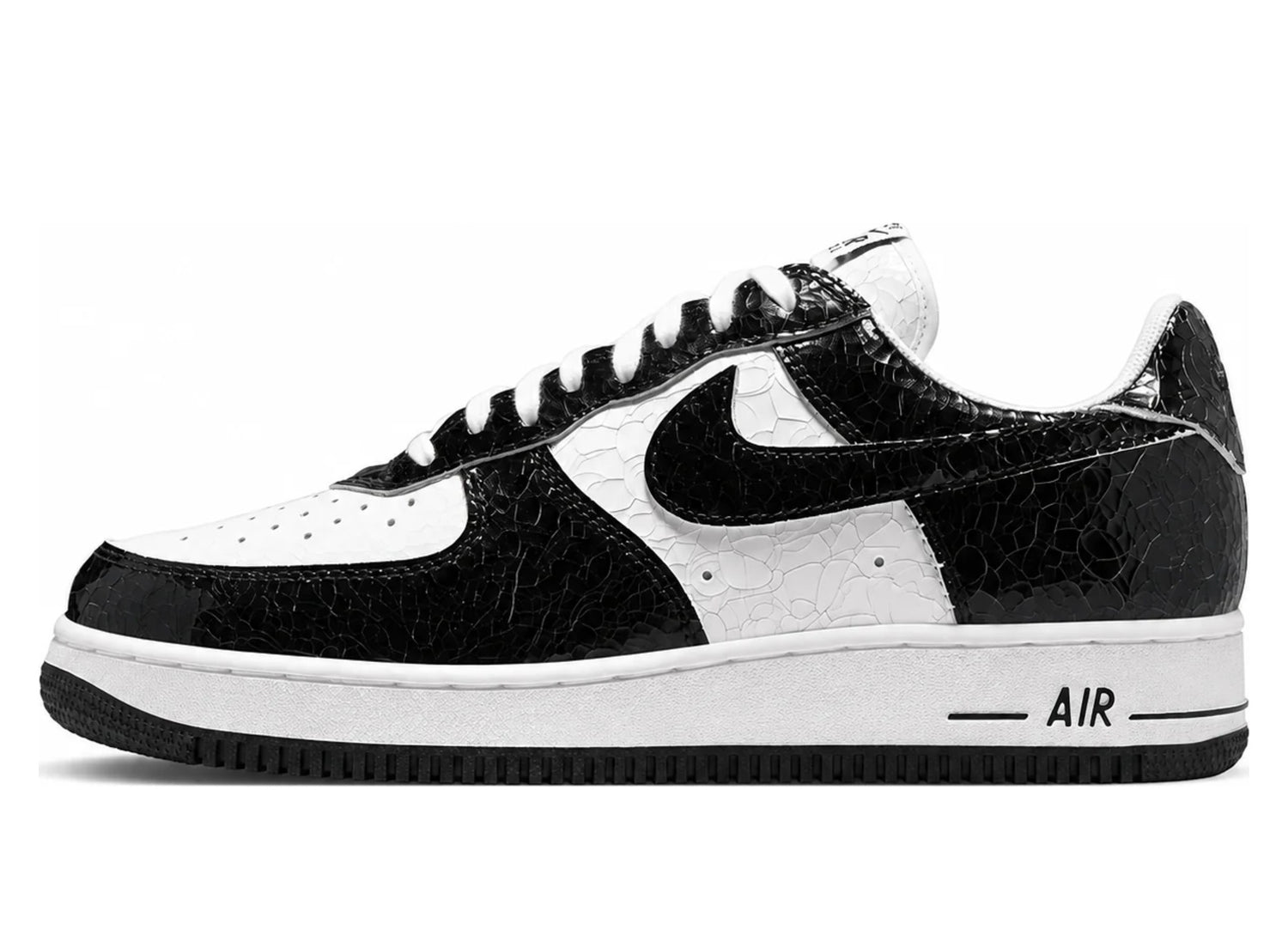Nike Air Force 1 '01 Premium Cracked Leather in Black / White - lateral view