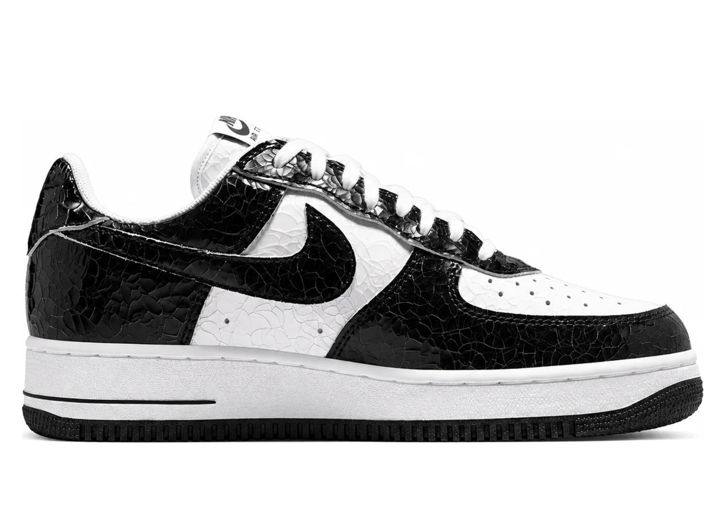 Nike Air Force 1 '01 Premium Cracked Leather in Black / White - medial view