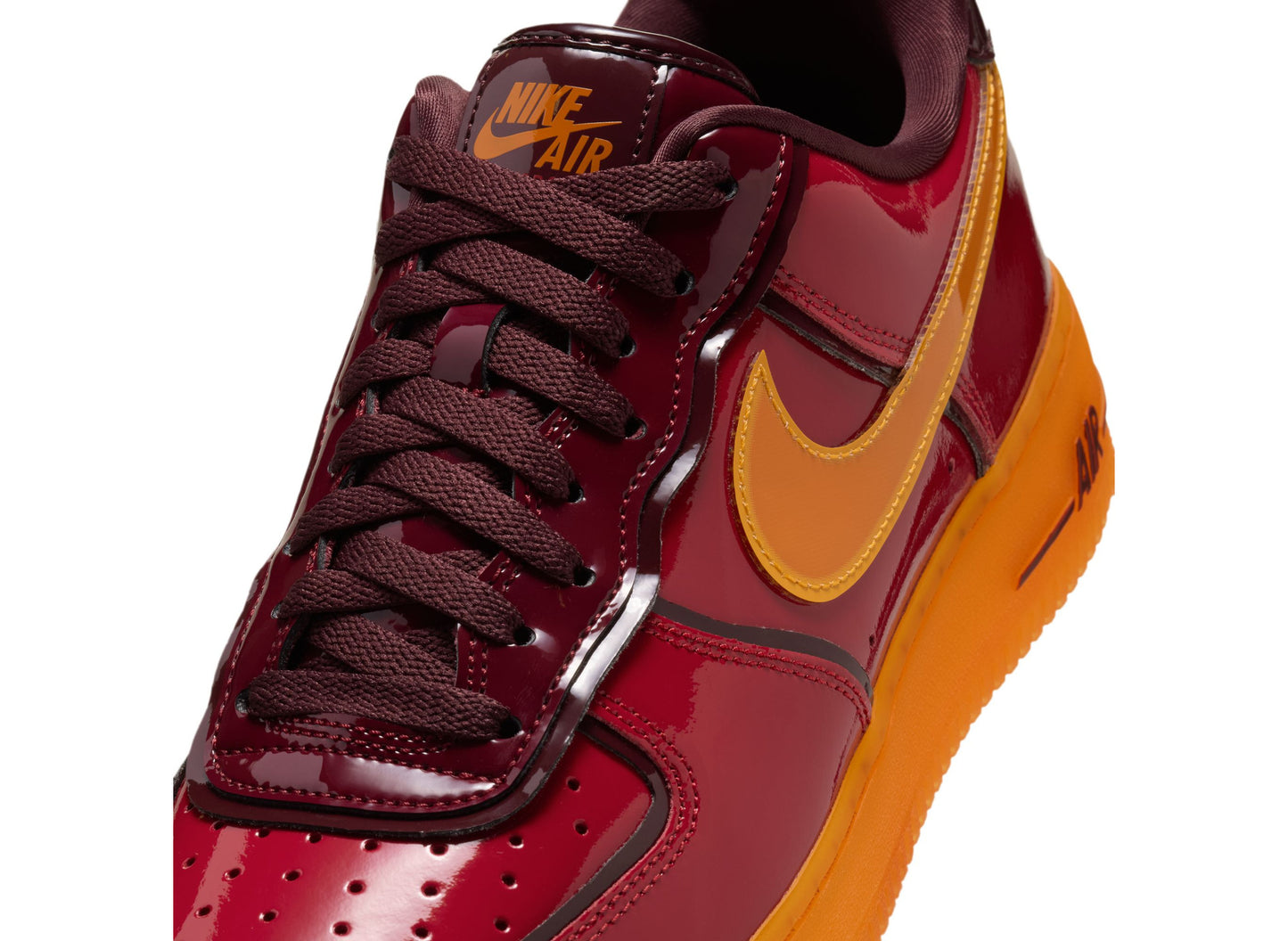 Nike Air Force 1 07 Premium in Gym Red / Bright Ceramic — detail 1